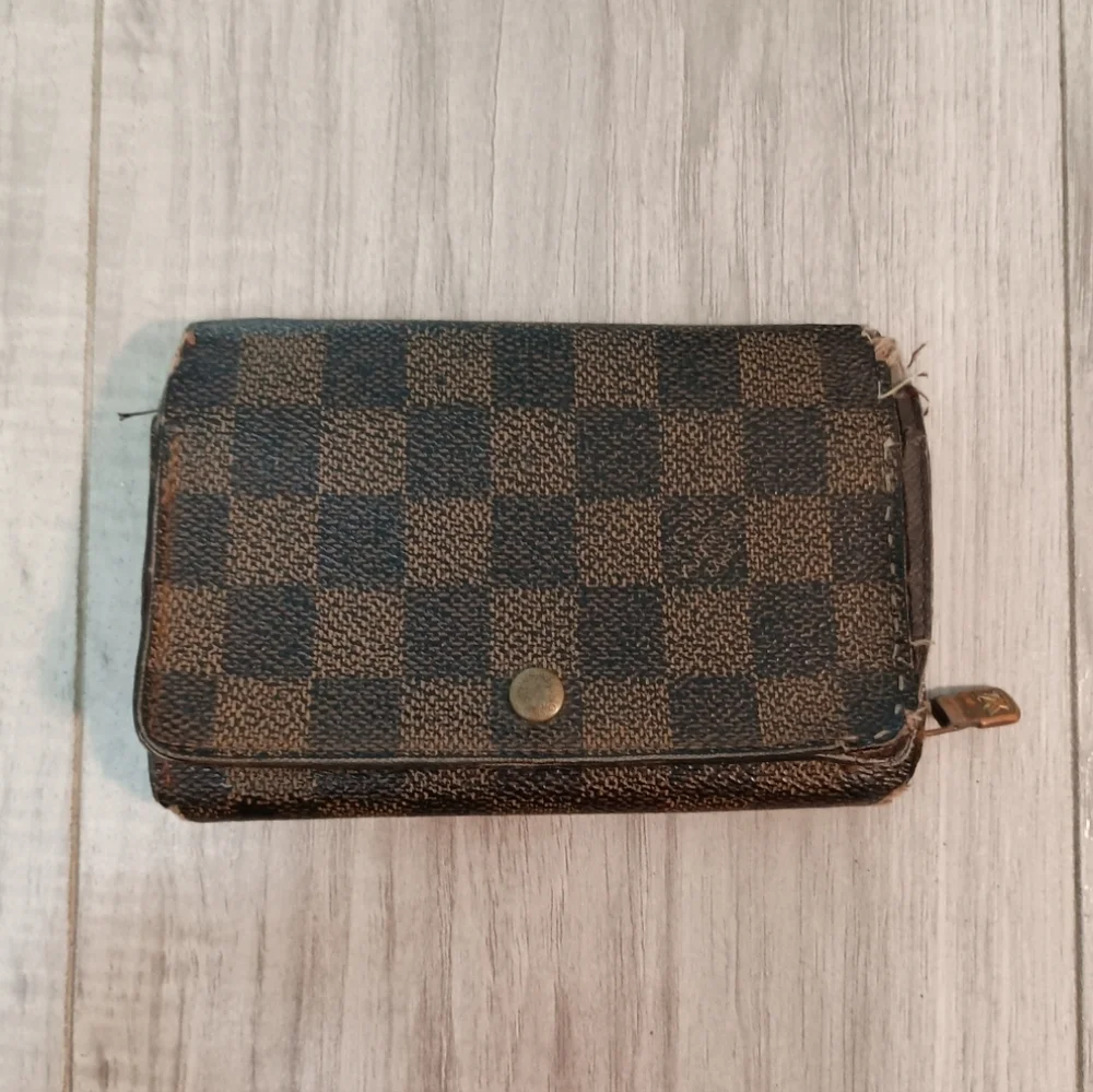 Louis Vuitton Tresor damier wallet